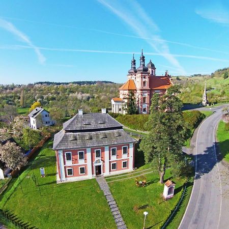 Dum Zameckych Kaplanu Otel Valec Dış mekan fotoğraf