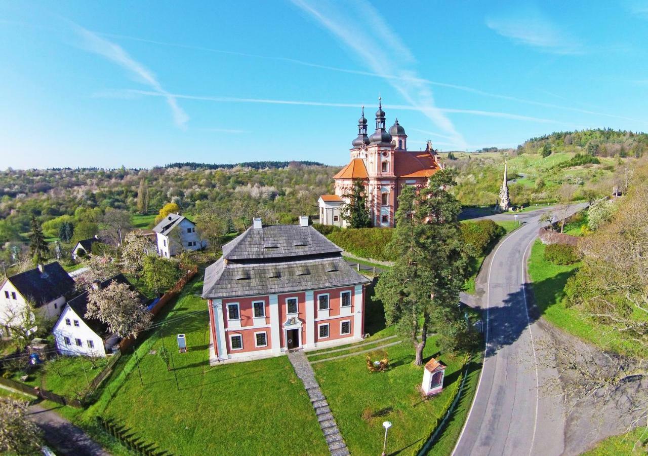 Dum Zameckych Kaplanu Otel Valec Dış mekan fotoğraf