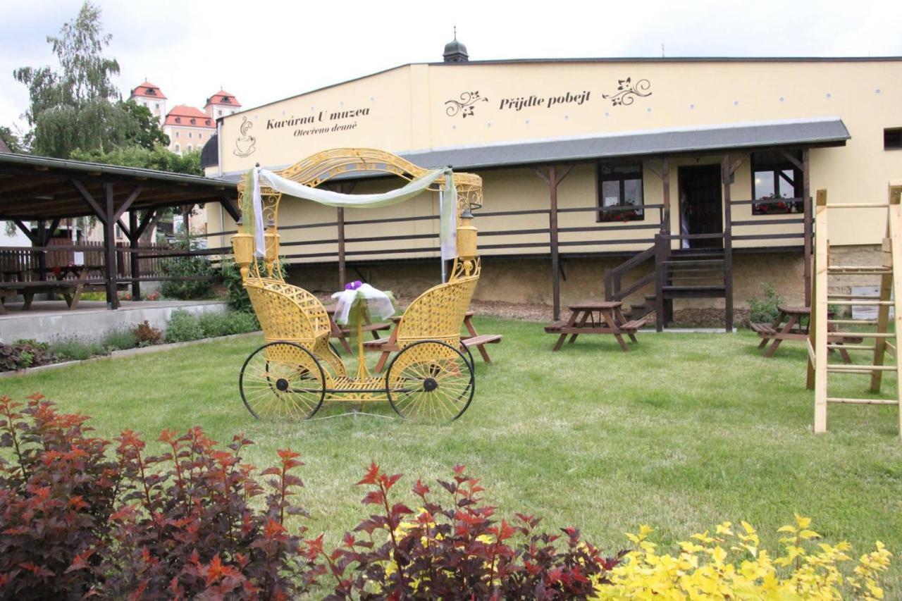 Dum Zameckych Kaplanu Otel Valec Dış mekan fotoğraf