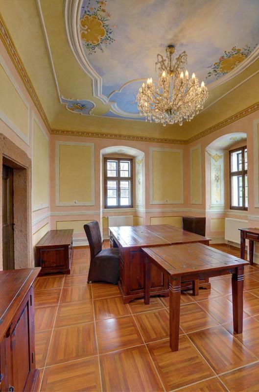 Dum Zameckych Kaplanu Otel Valec Dış mekan fotoğraf